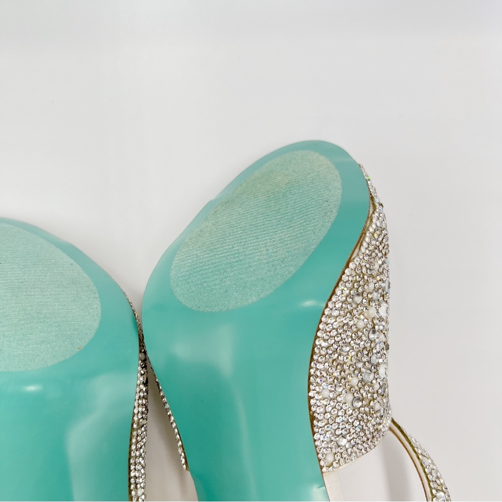 Betsey Johnson Women's Sage Jeweled Rhinestone Bling White Heels Pumps Shoes 8.5 - Picture 10 of 14
